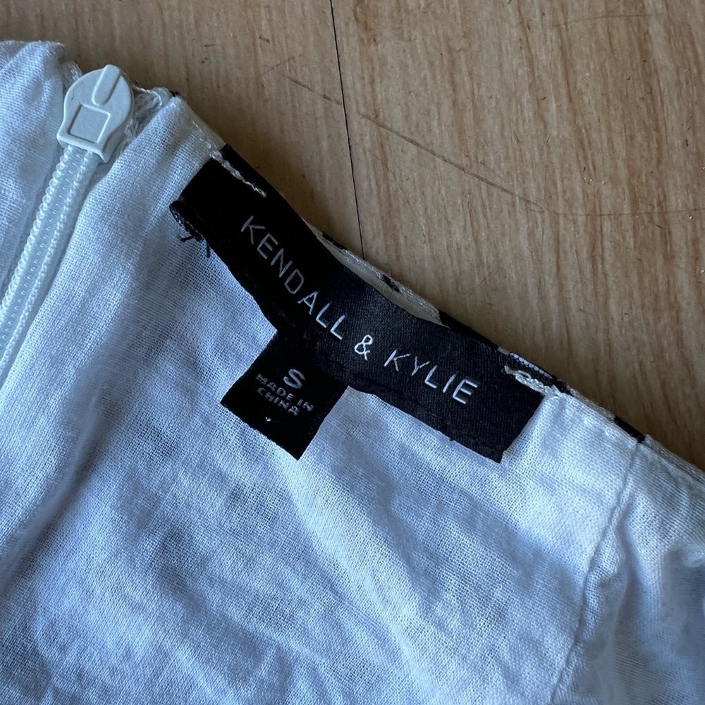 Kendall & Kylie White Skirt with Black Spots - Picture 2 of 3
